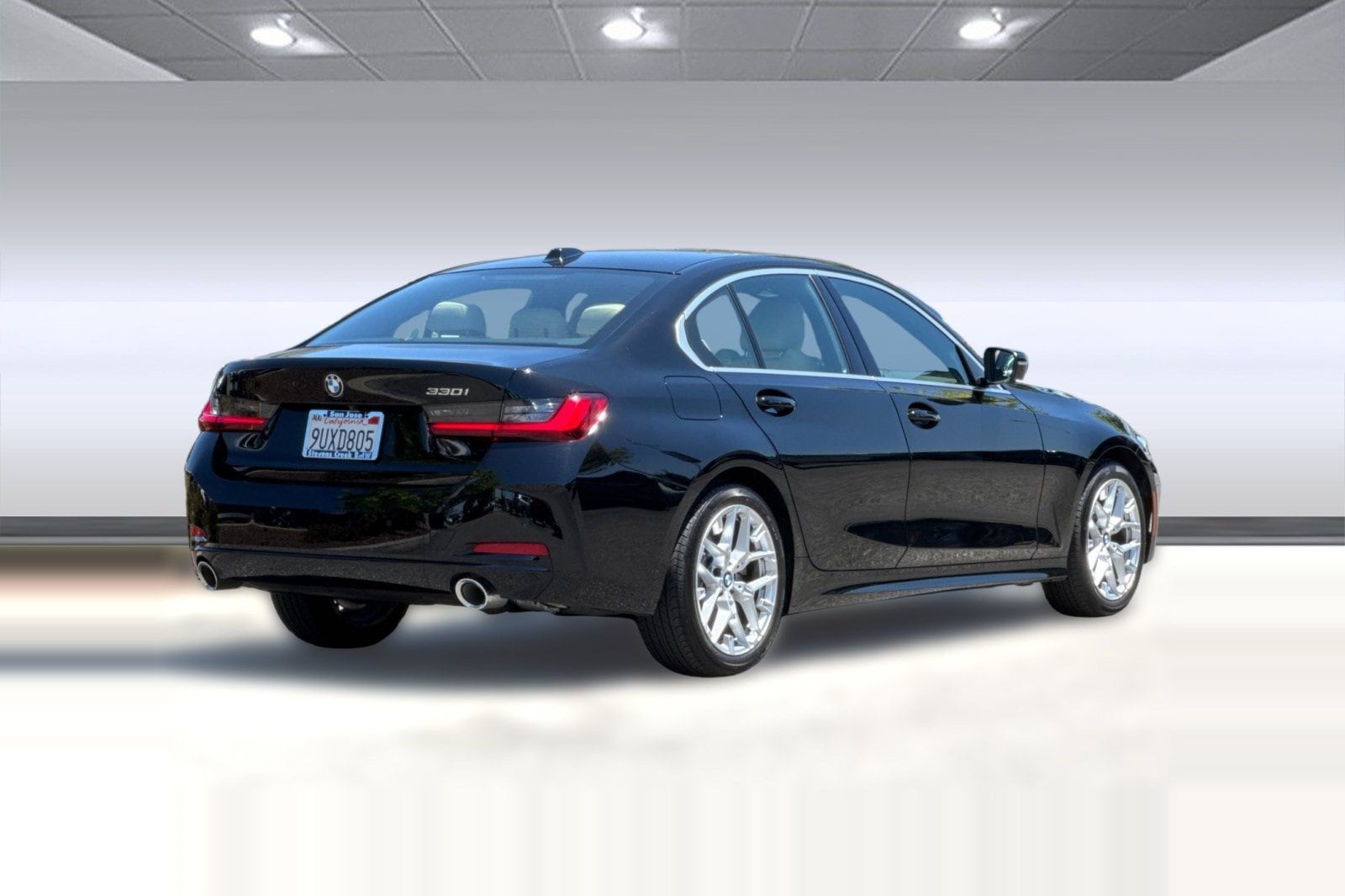 2025 BMW 3 Series 330i - Photo 9