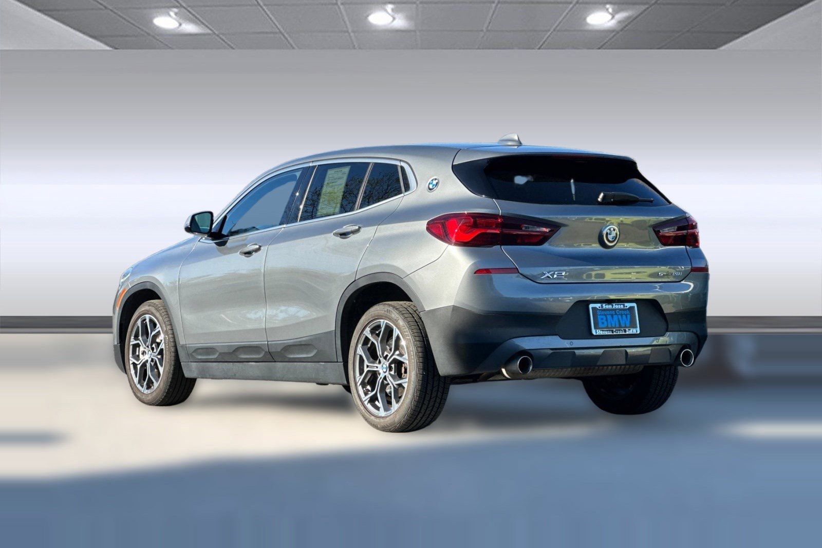 2023 BMW X2 sDrive28i photo 2