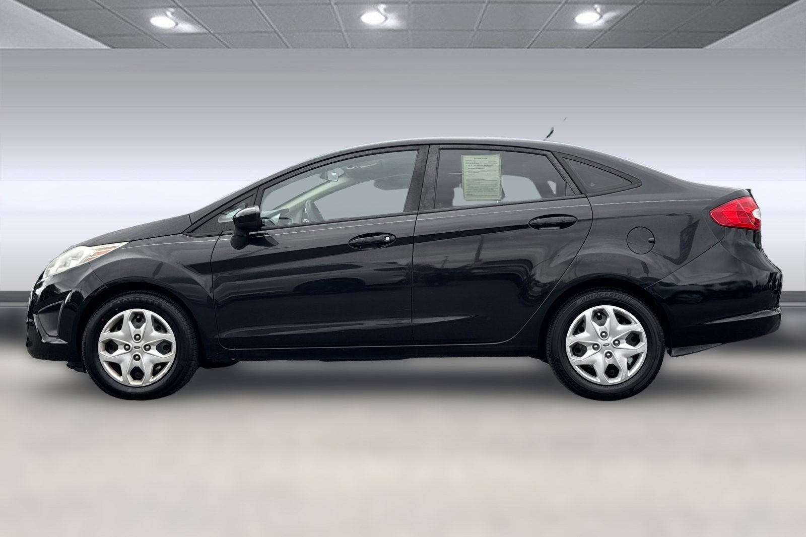 2011 Ford Fiesta SE photo 2