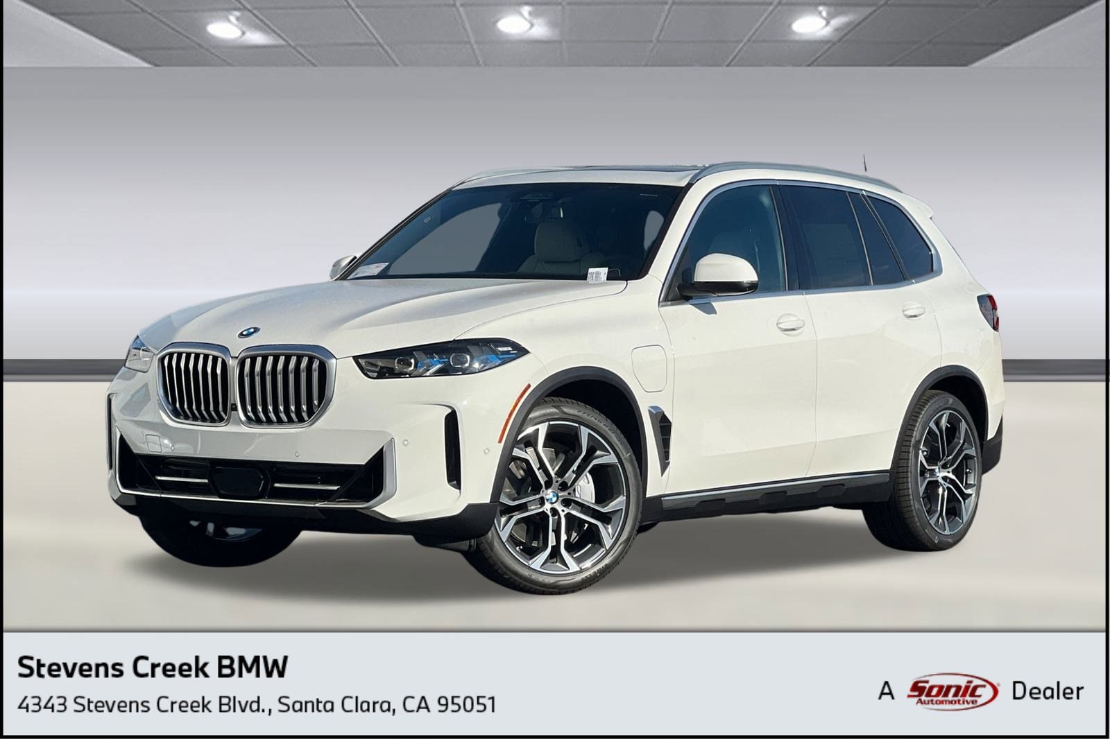 2026 BMW X5 50e's photo