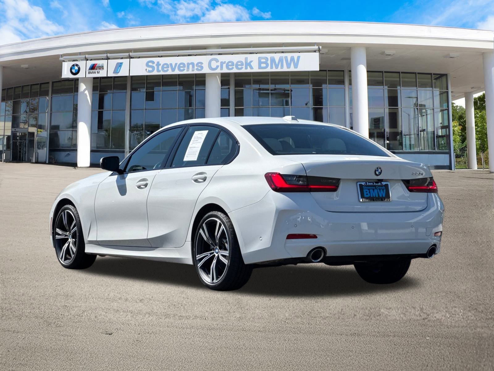 2023 Bmw 330i Sedan photo 3