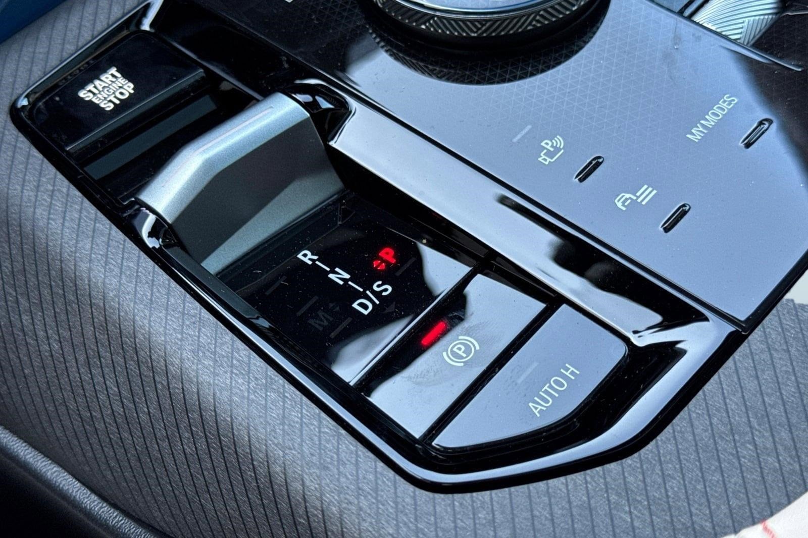 2026 BMW X3 30 - Photo 16