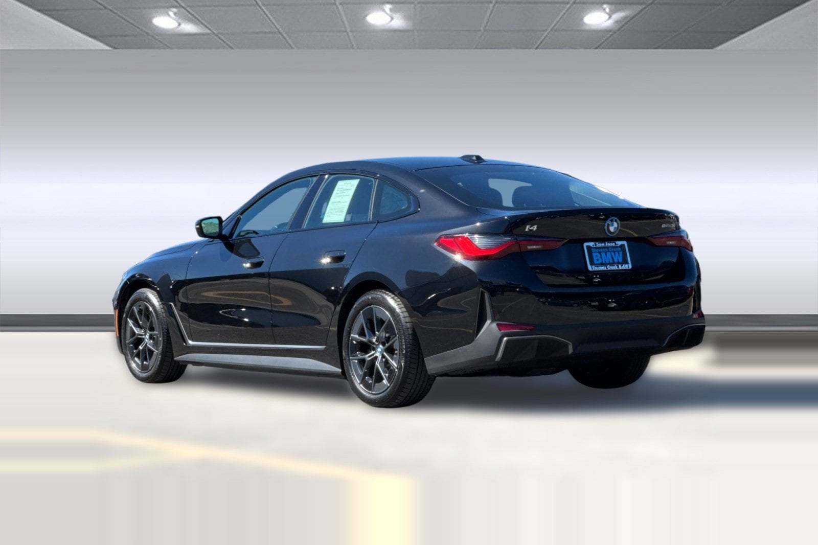 2023 BMW i4 eDrive35 photo 2