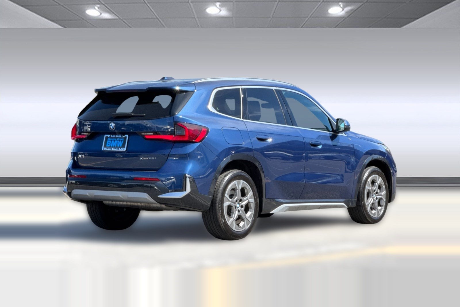 2025 BMW X1 28i - Photo 8