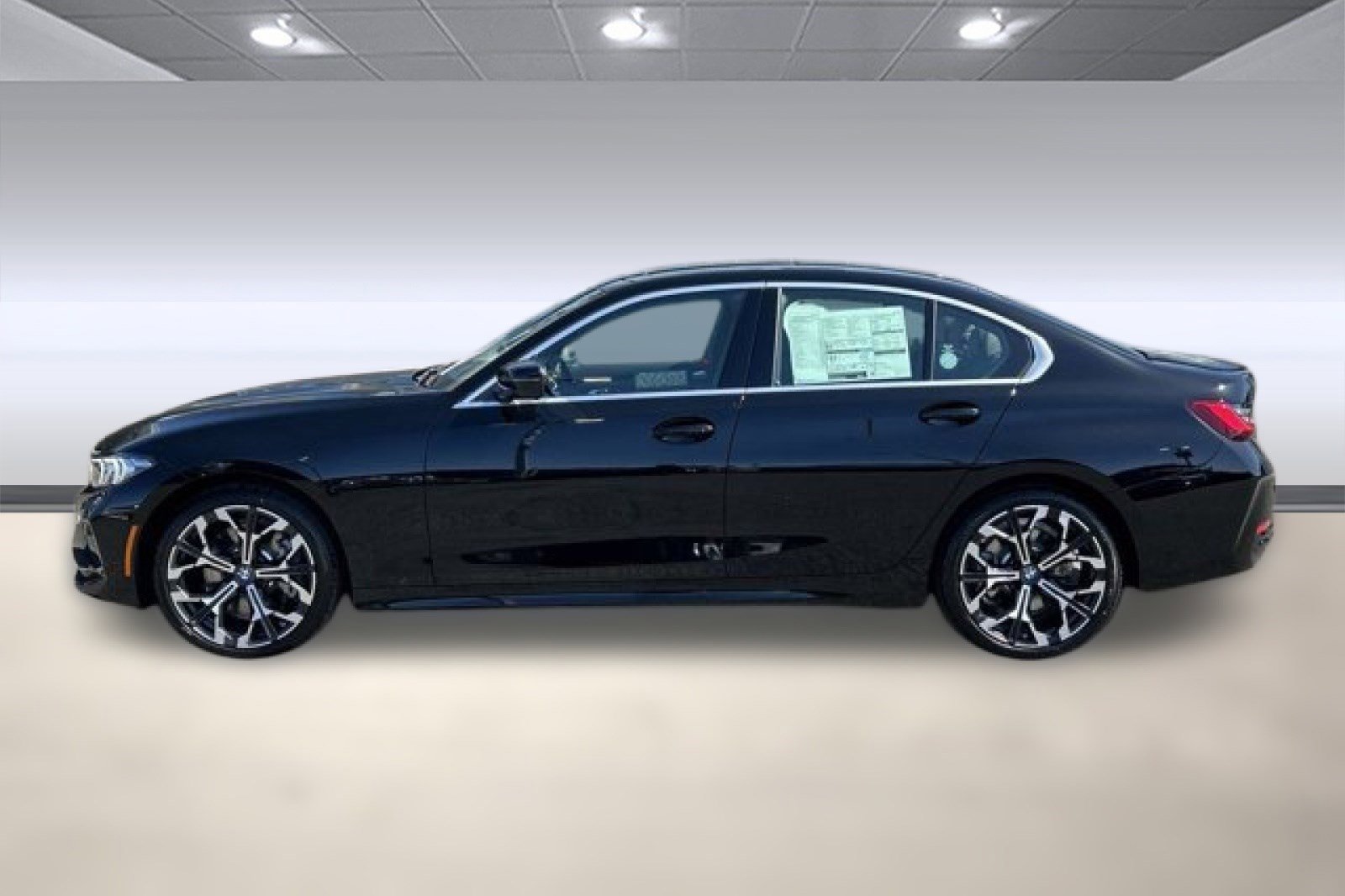 2025 Bmw 330i Sedan photo 2