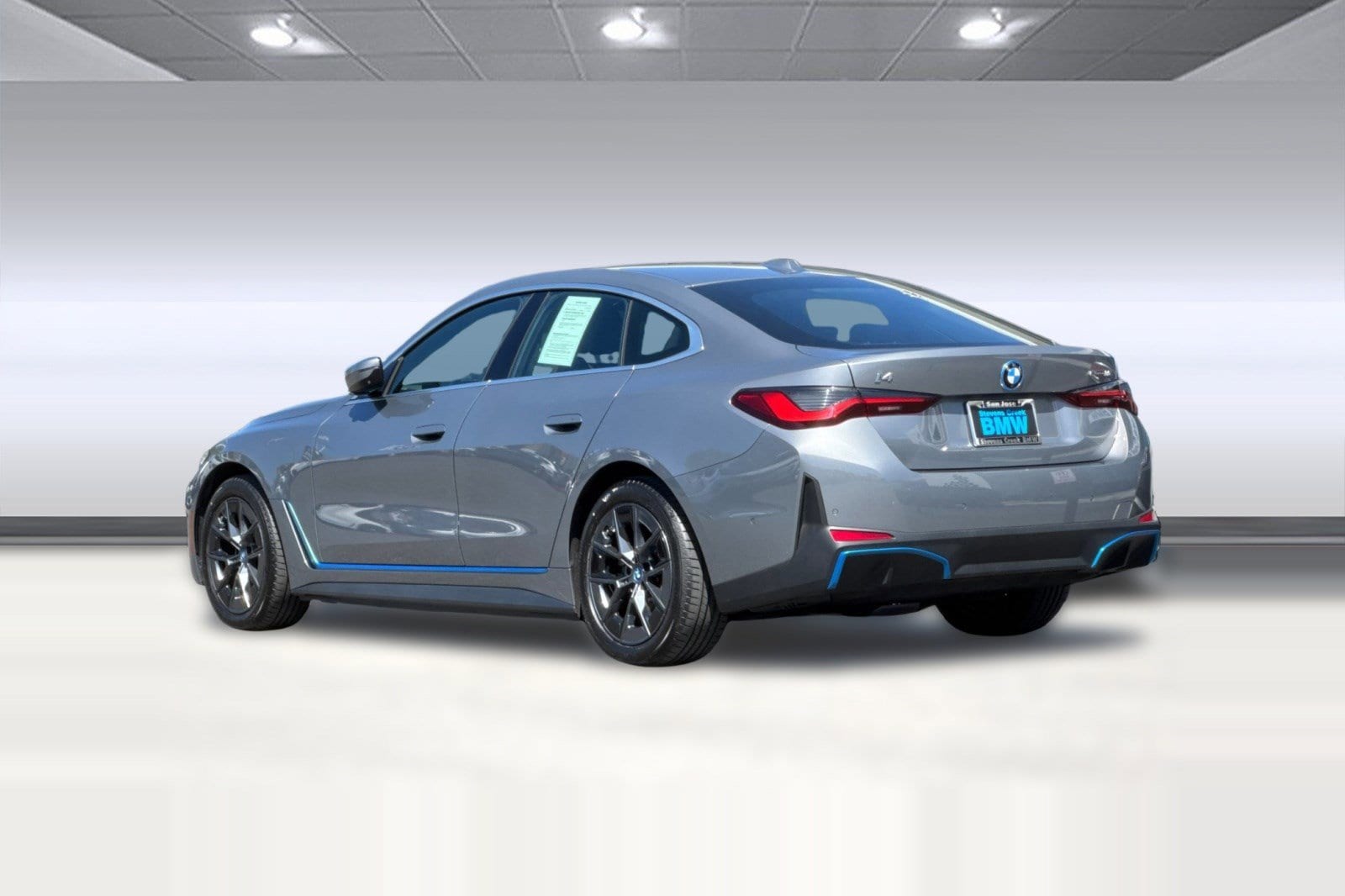 2023 BMW i4 eDrive35 photo 2