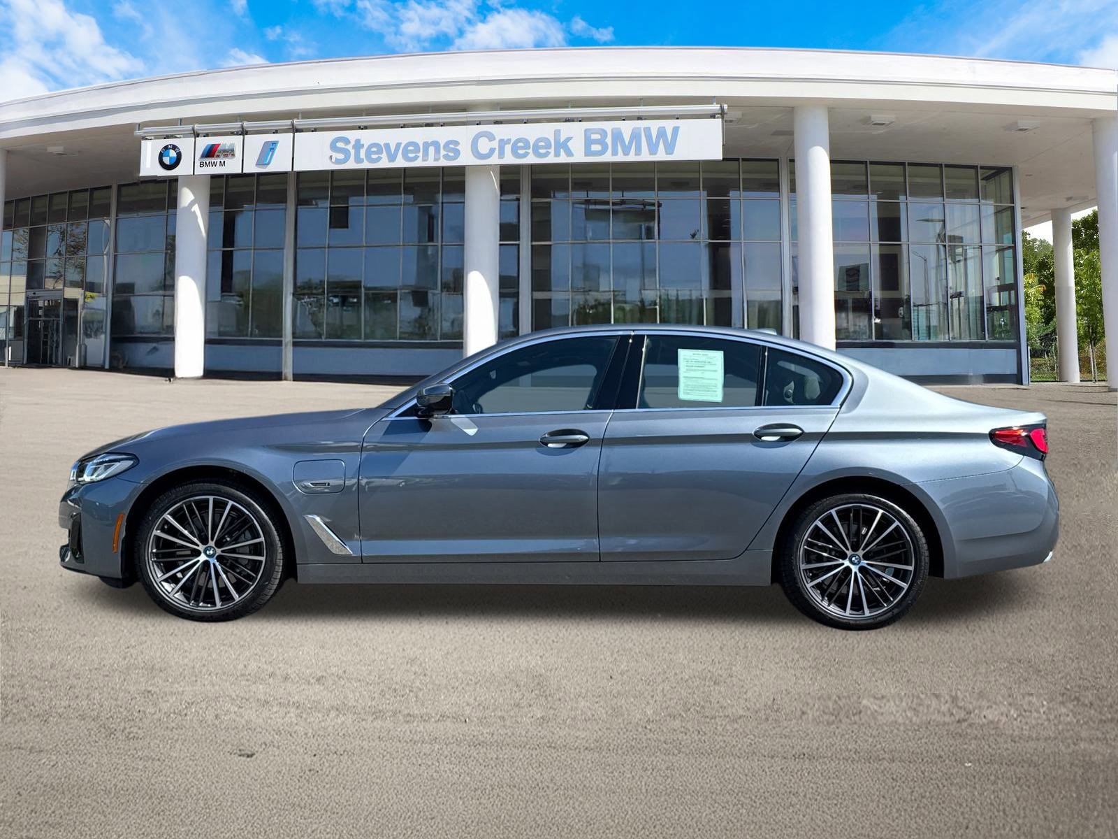 2022 Bmw 530e photo 2