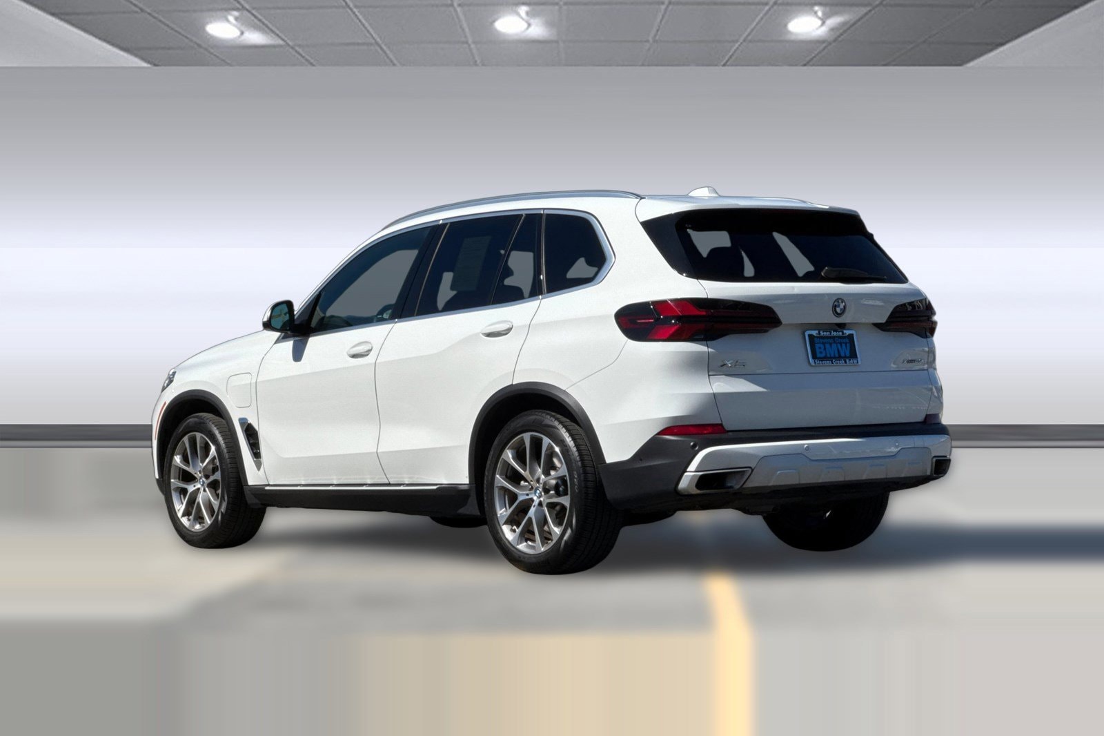2025 BMW X5 PHEV xDrive50e photo 2