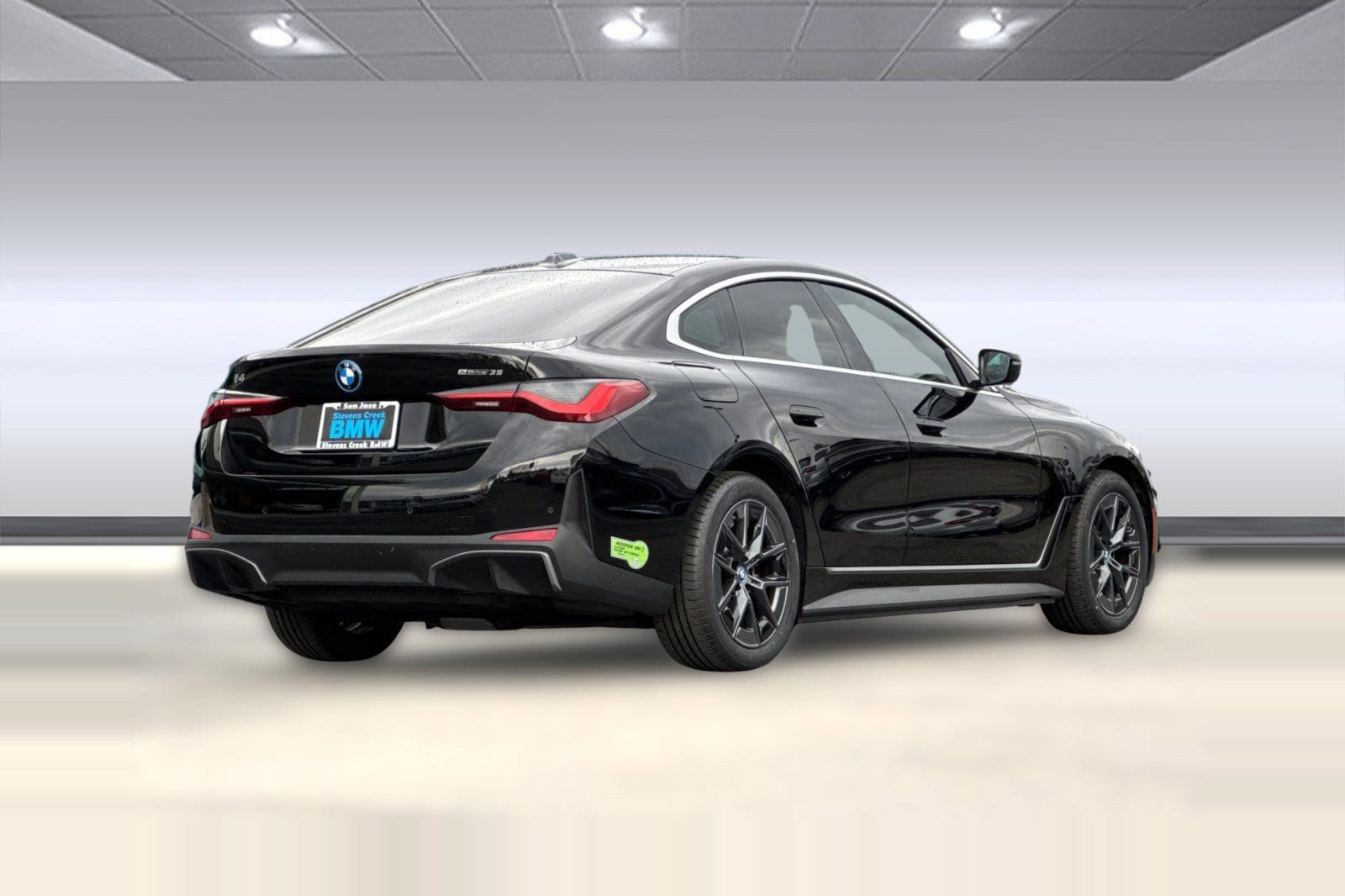 2023 BMW i4 eDrive35 photo 3