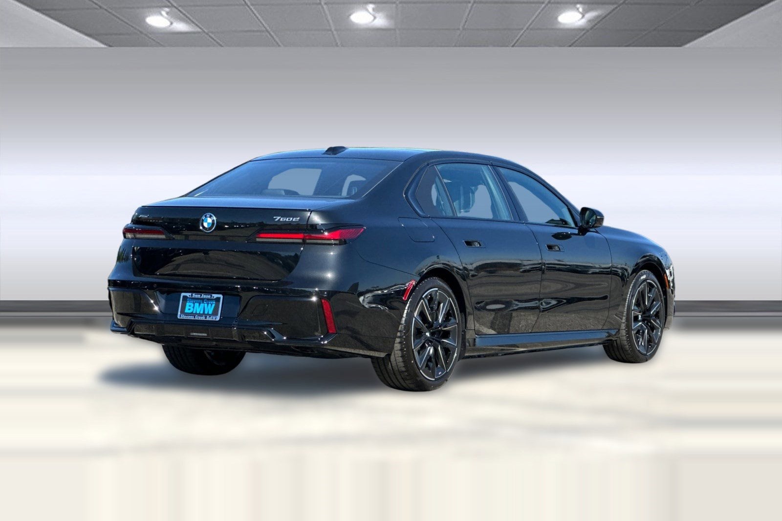 2026 BMW 7 Series 750e - Photo 9