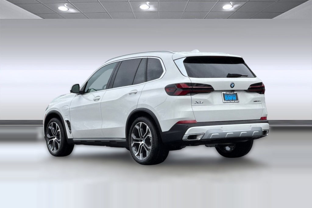 New 2026 BMW X5 PHEV xDrive50e SUV