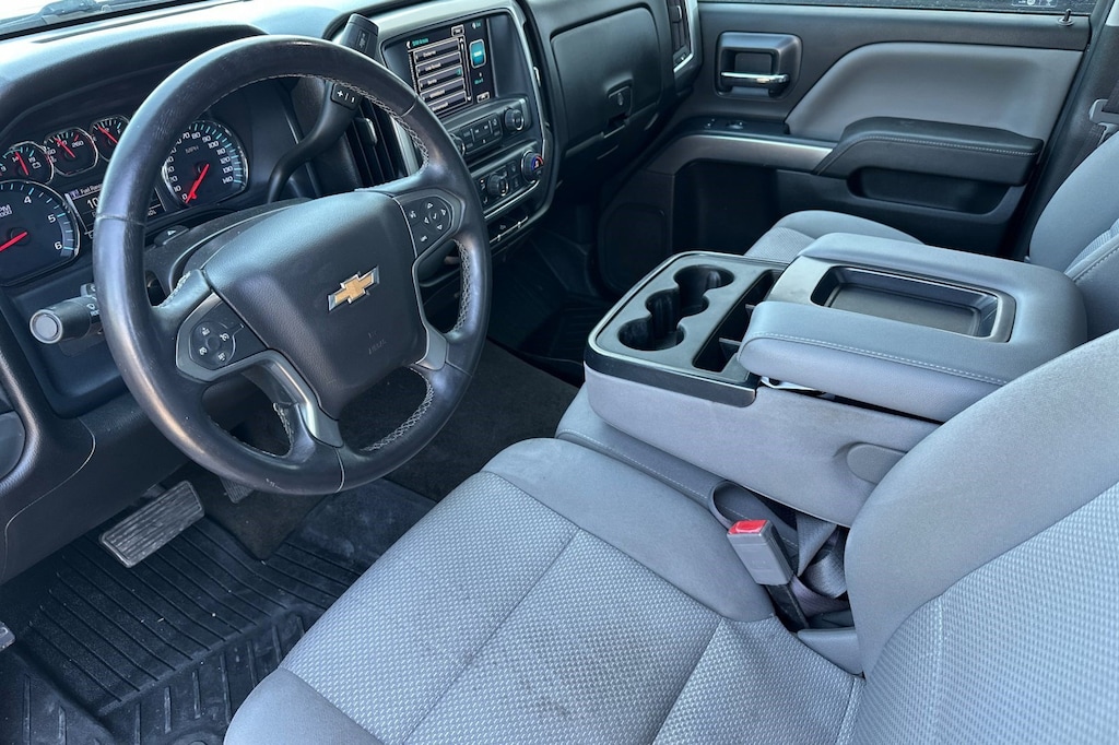 Used 2017 Chevrolet Silverado 1500 LT w/1LT Truck Crew Cab