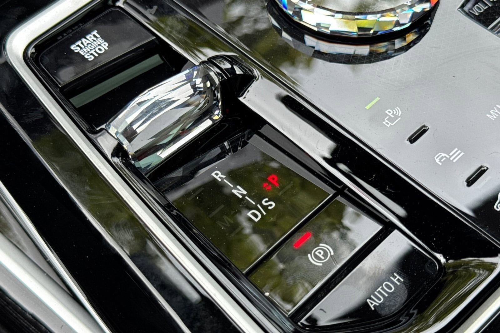 2026 BMW 7 Series 750e - Photo 19