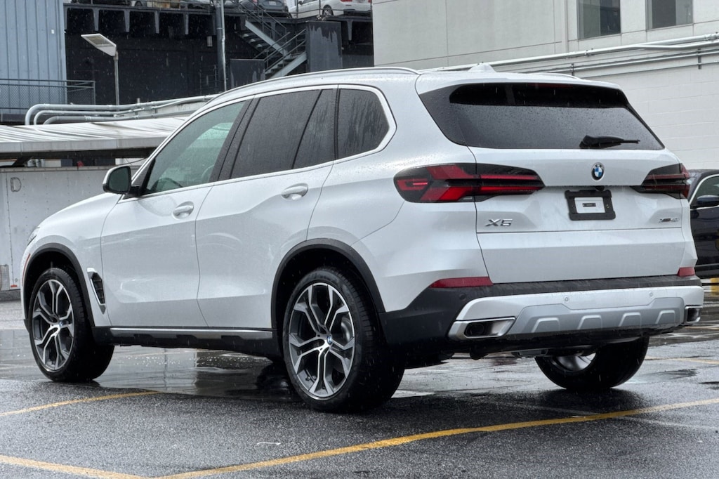 New 2026 BMW X5 xDrive40i SUV