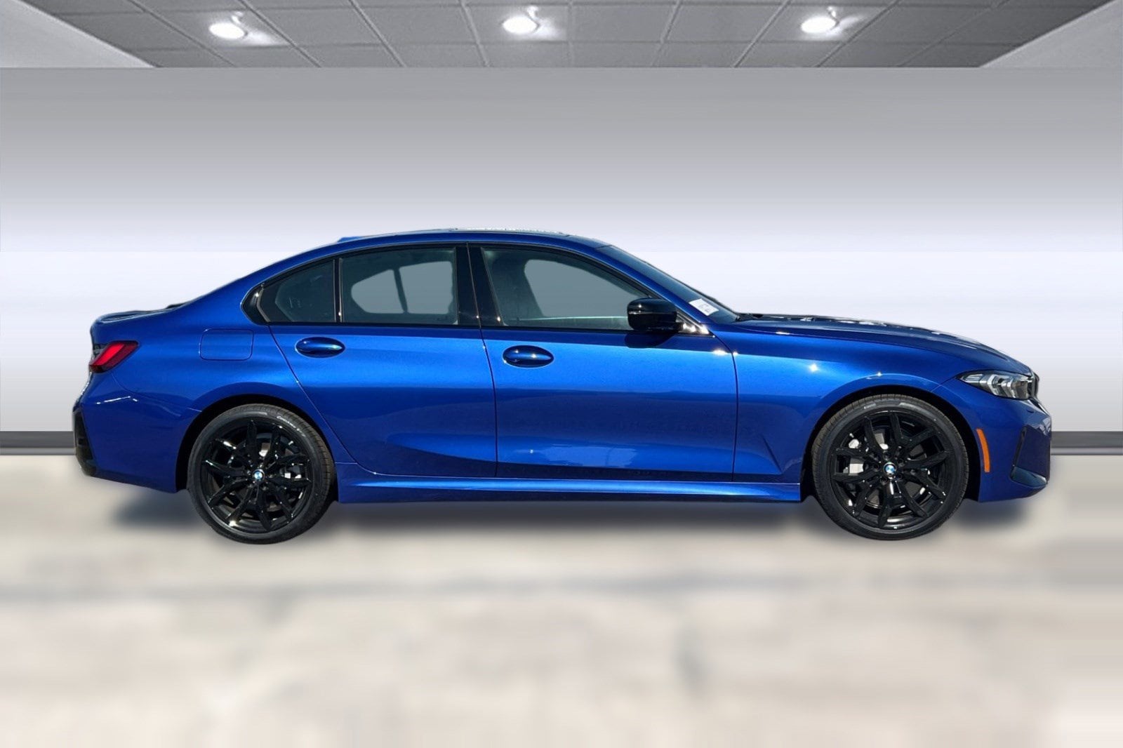 2025 BMW 3 Series 330i - Photo 7
