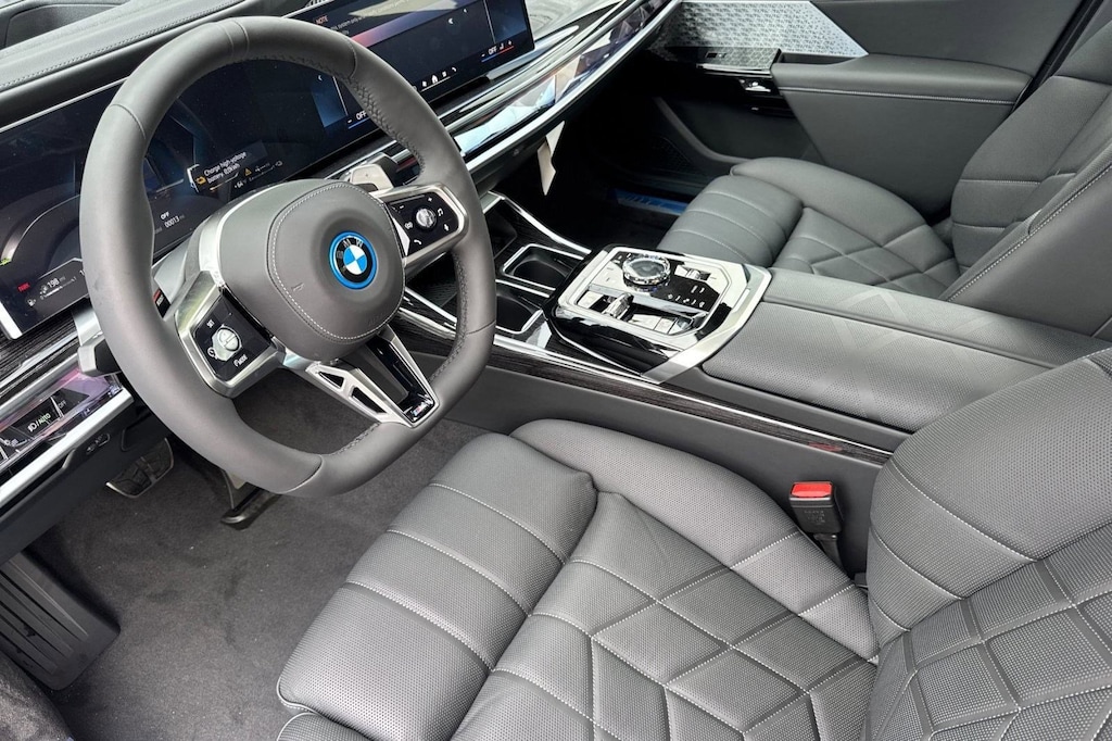 New 2026 BMW 750e xDrive Sedan