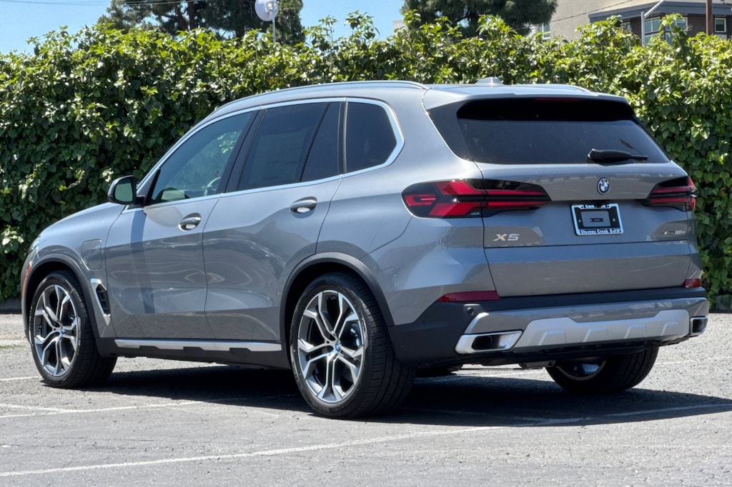 New 2026 BMW X5 PHEV xDrive50e SUV