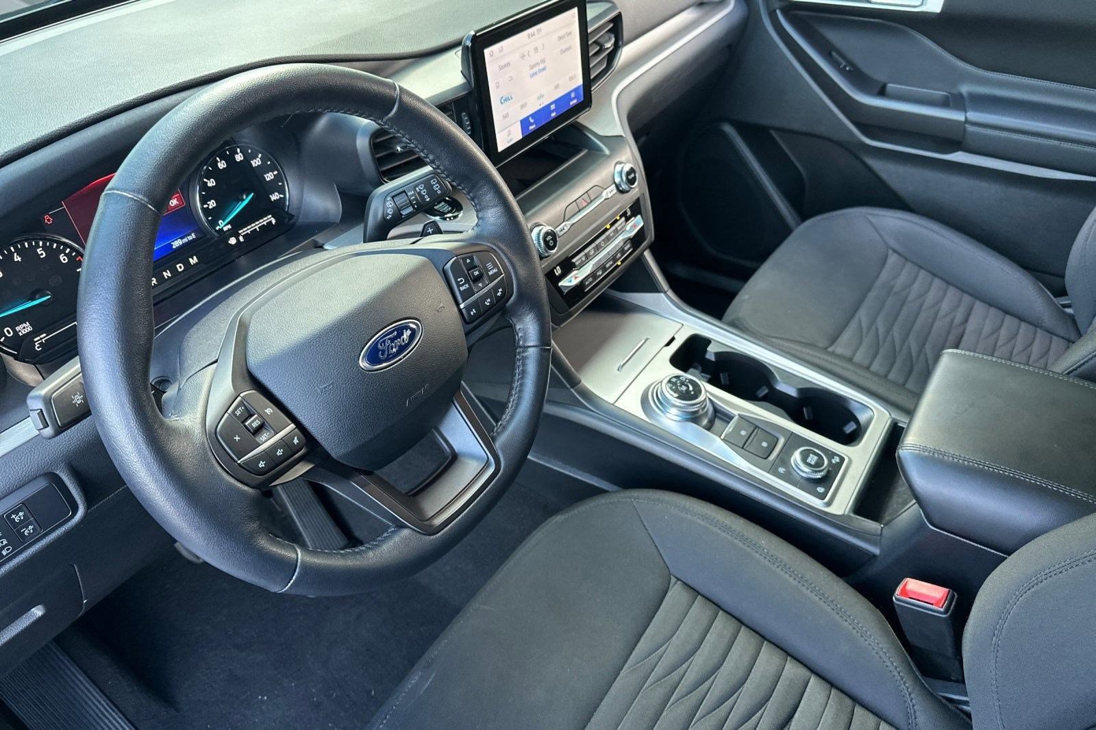 2020 Ford Explorer XLT photo 4