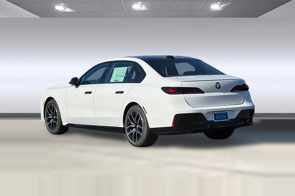 New 2025 BMW 740i Sedan