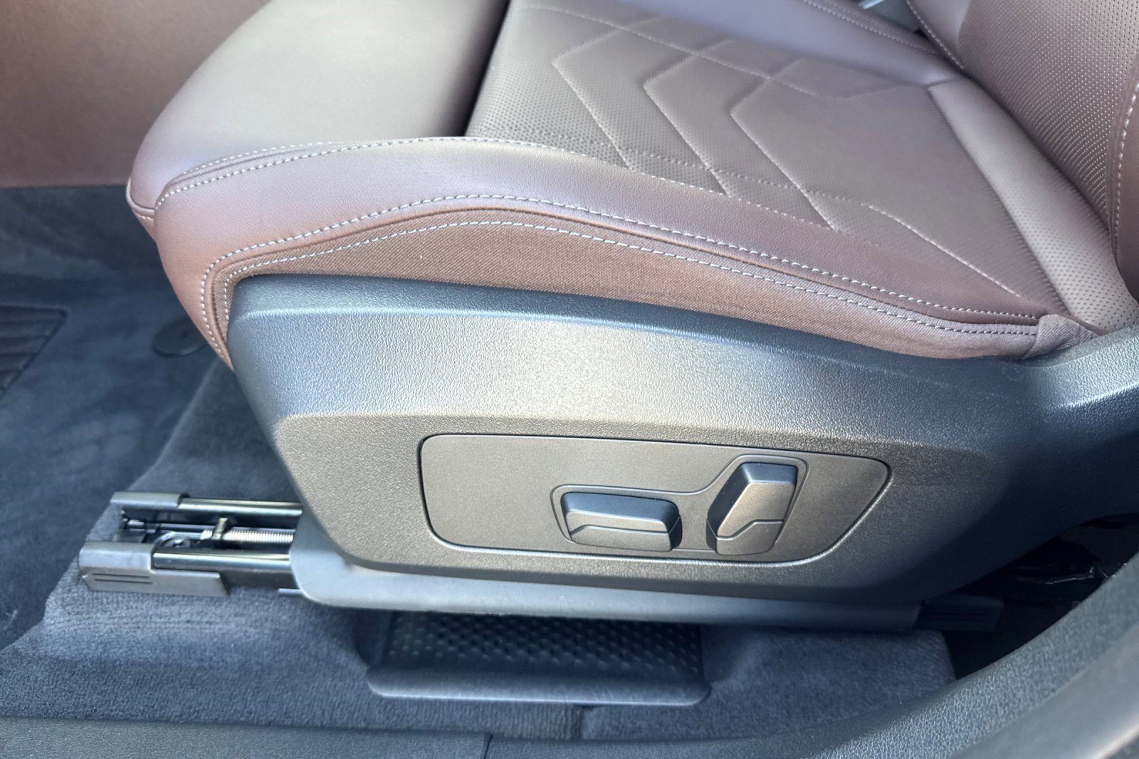 2025 BMW X1 28i - Photo 13