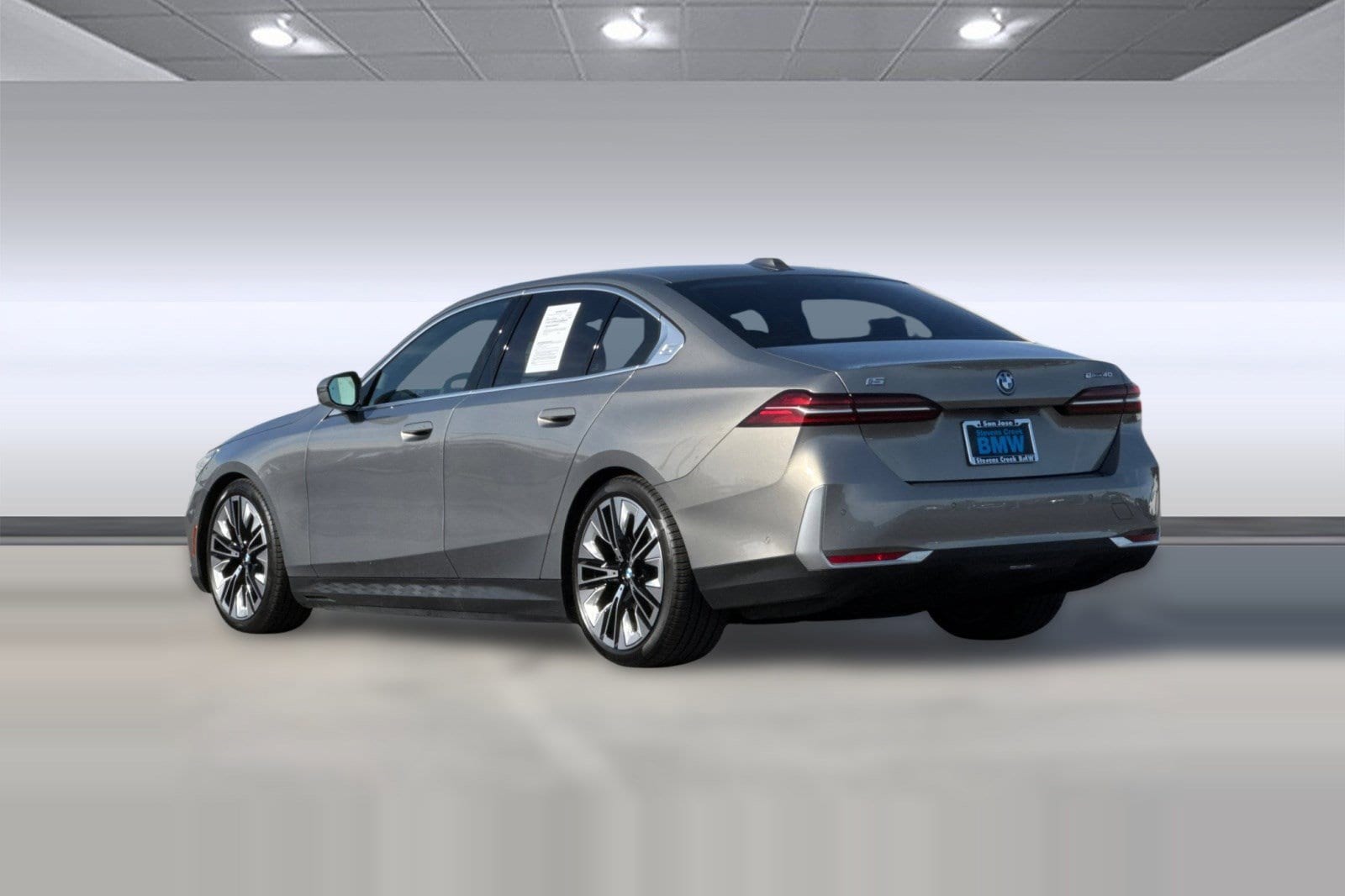 2026 BMW i5 eDrive40 photo 2