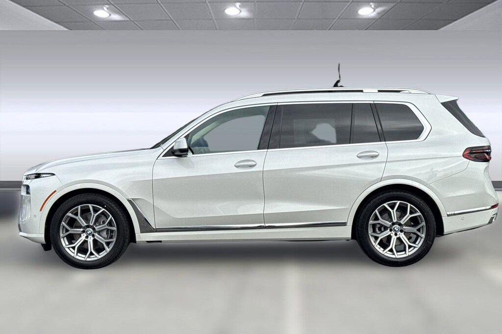 New 2026 BMW X7 xDrive40i SUV