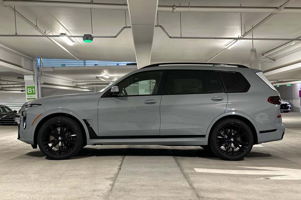 New 2027 BMW X7 xDrive40i SUV