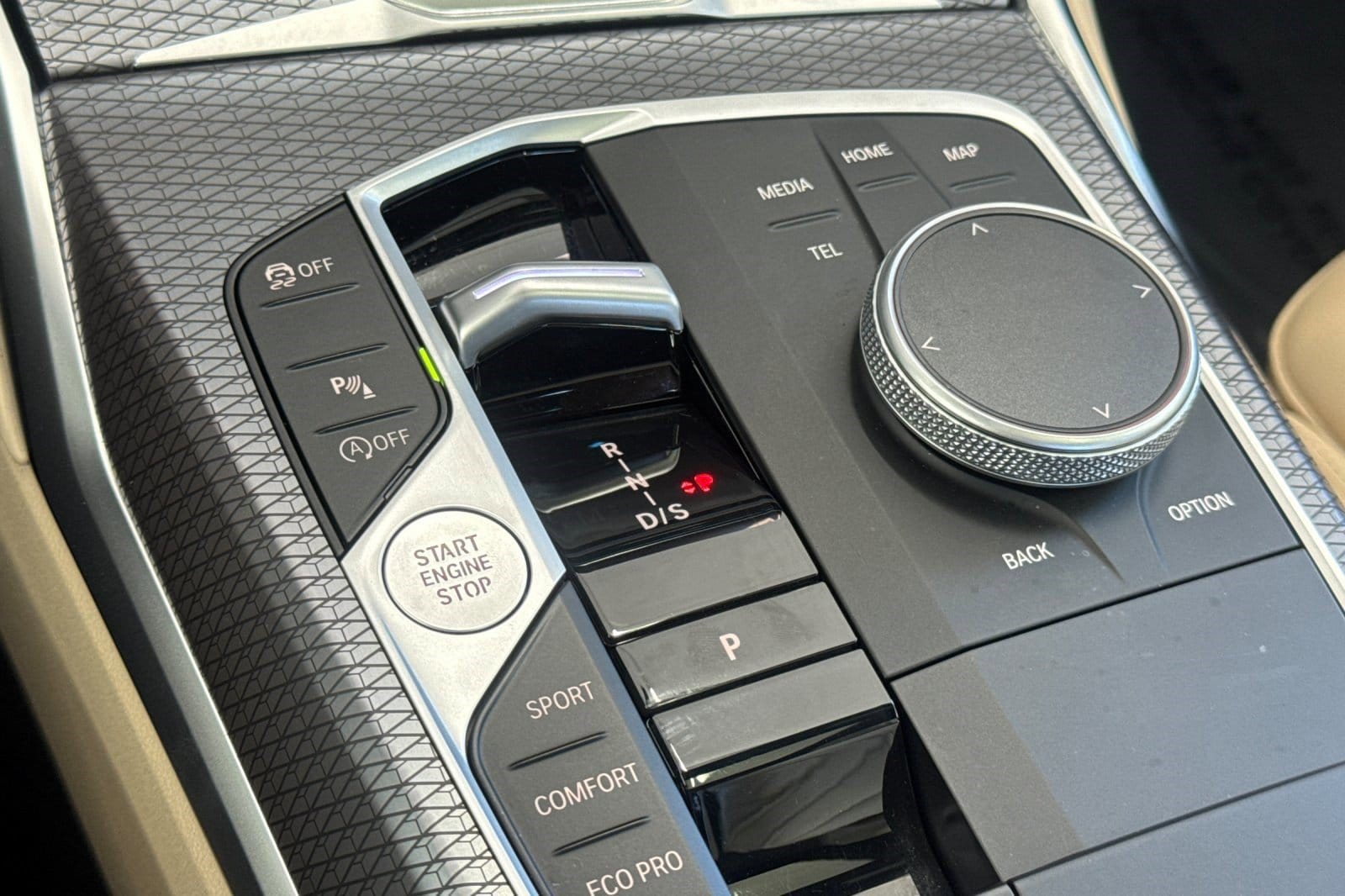 2025 BMW 3 Series 330i - Photo 26
