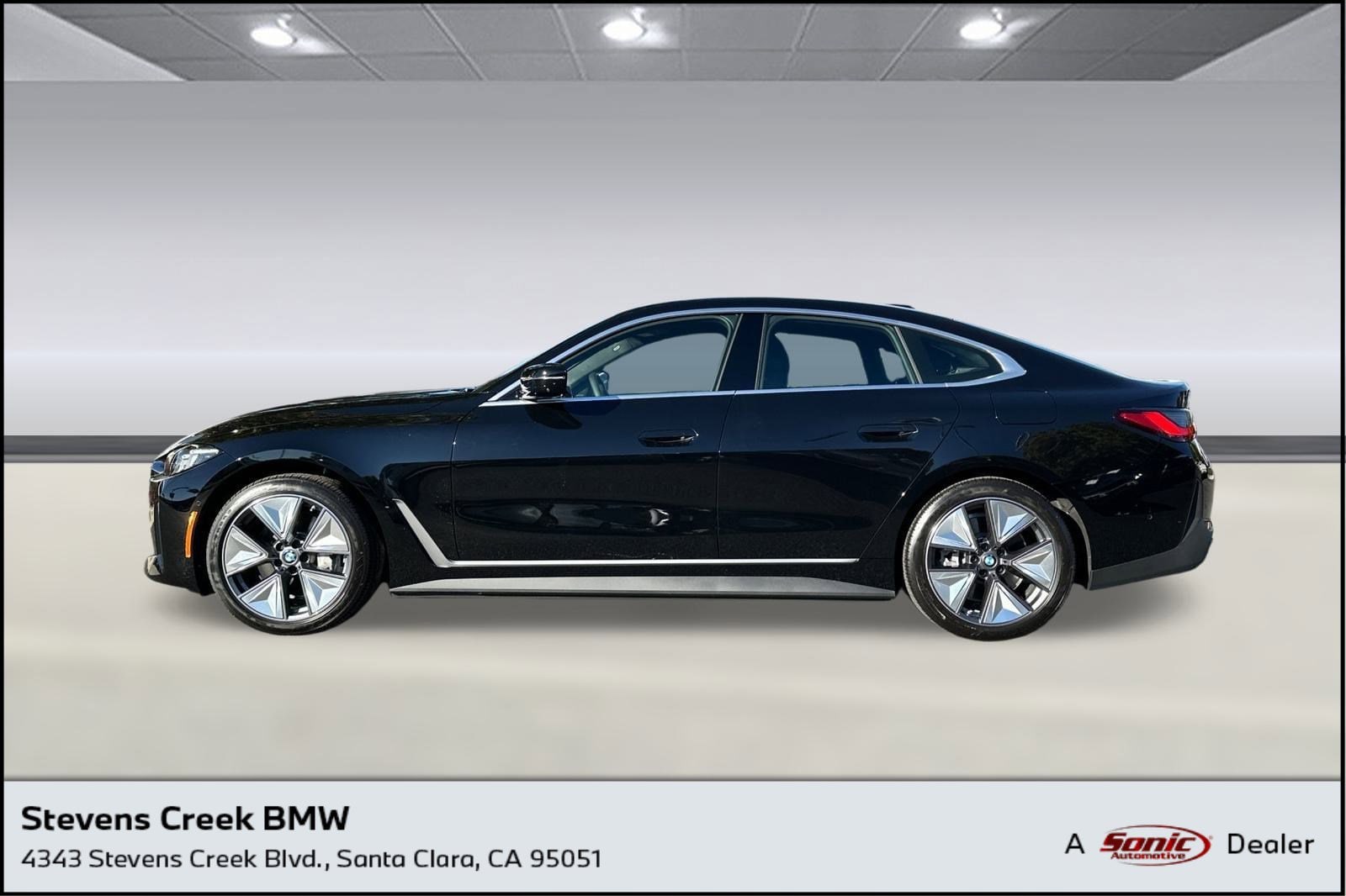 2025 BMW i4 40's photo
