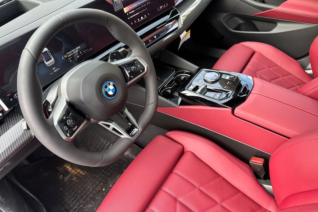 New 2026 BMW 550e xDrive Sedan