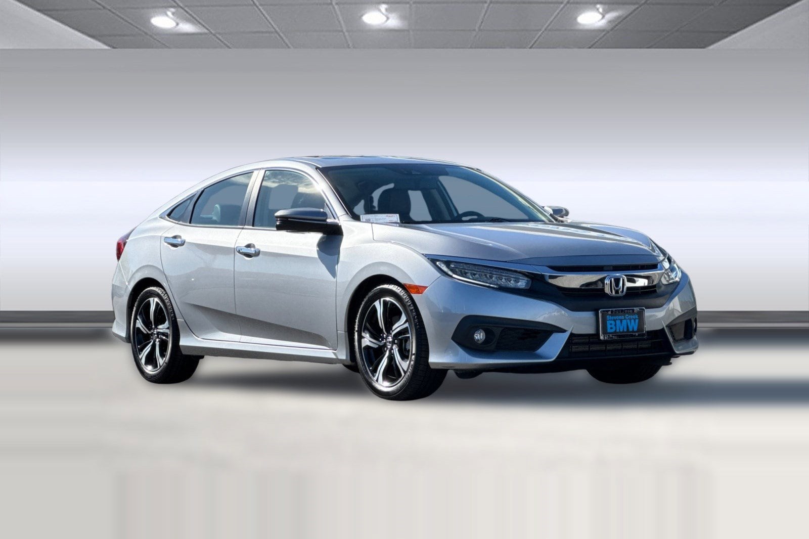 2017 Honda Civic Touring photo 5