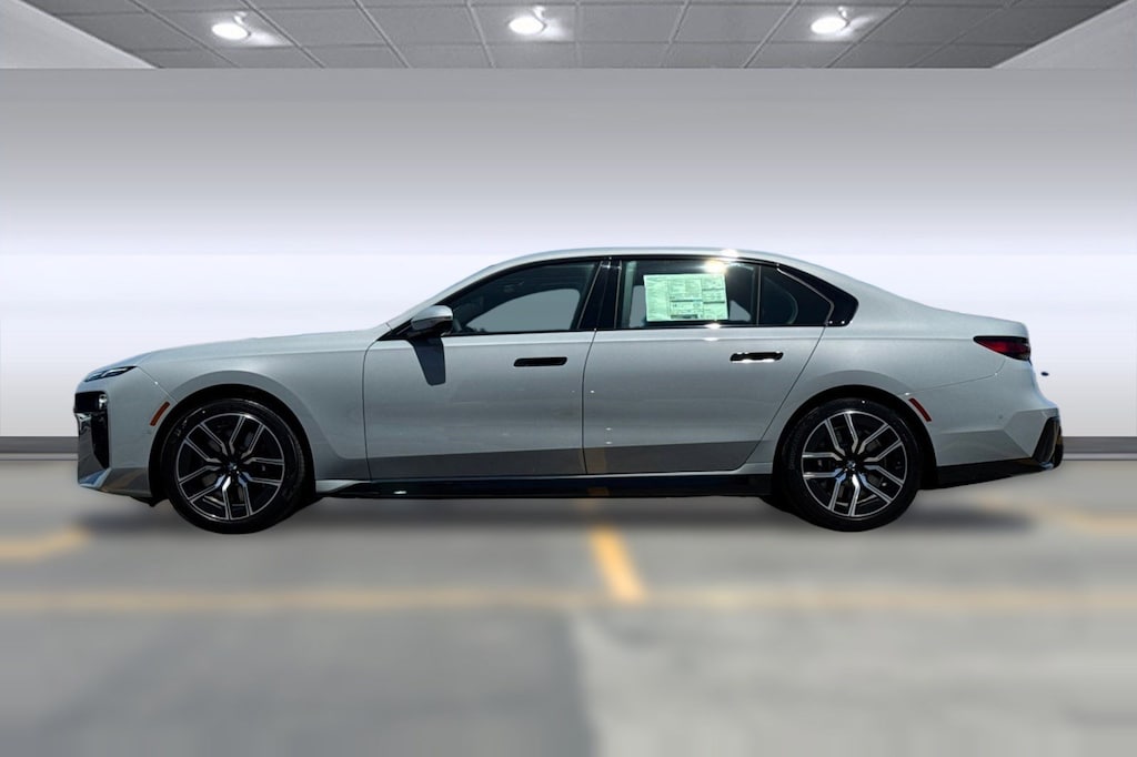 New 2025 BMW 740i Sedan