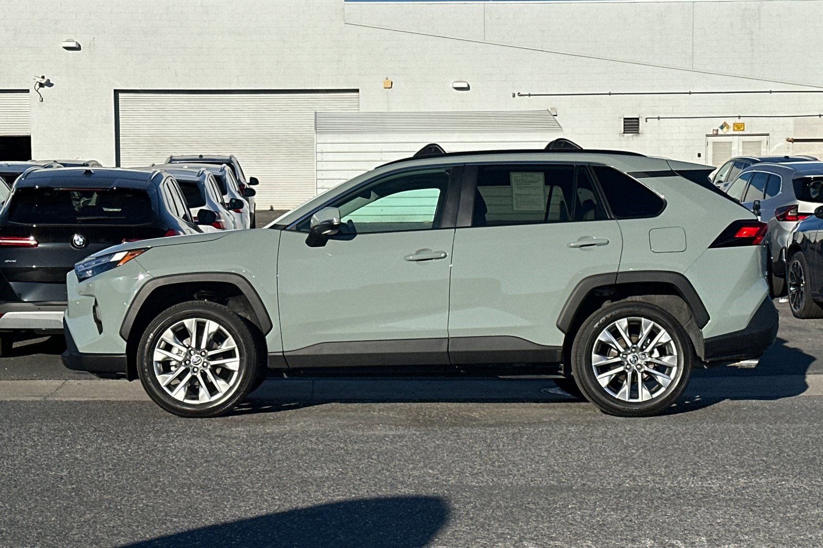 2023 Toyota RAV4 XLE Premium photo 2