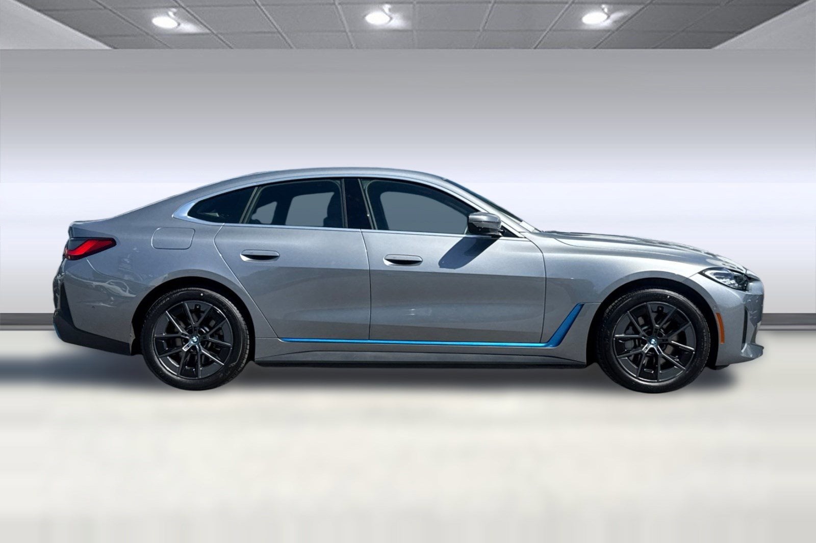 2023 BMW i4 eDrive35 photo 6