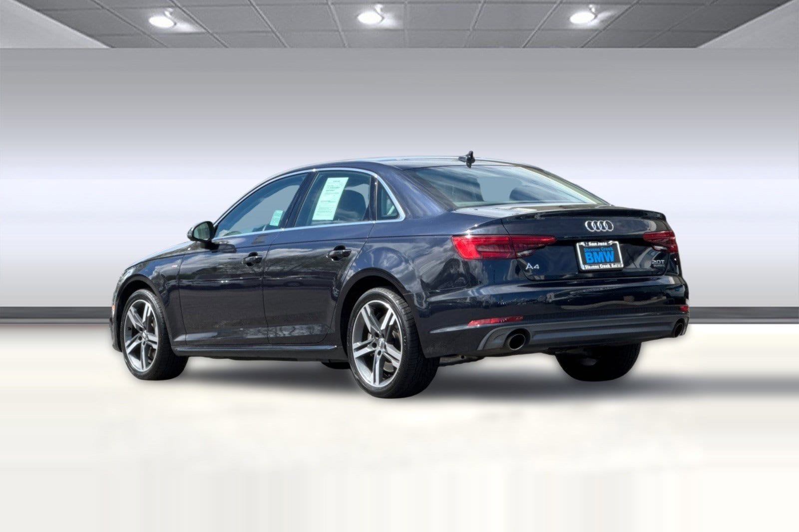 2017 Audi A4 2.0T Prestige photo 2