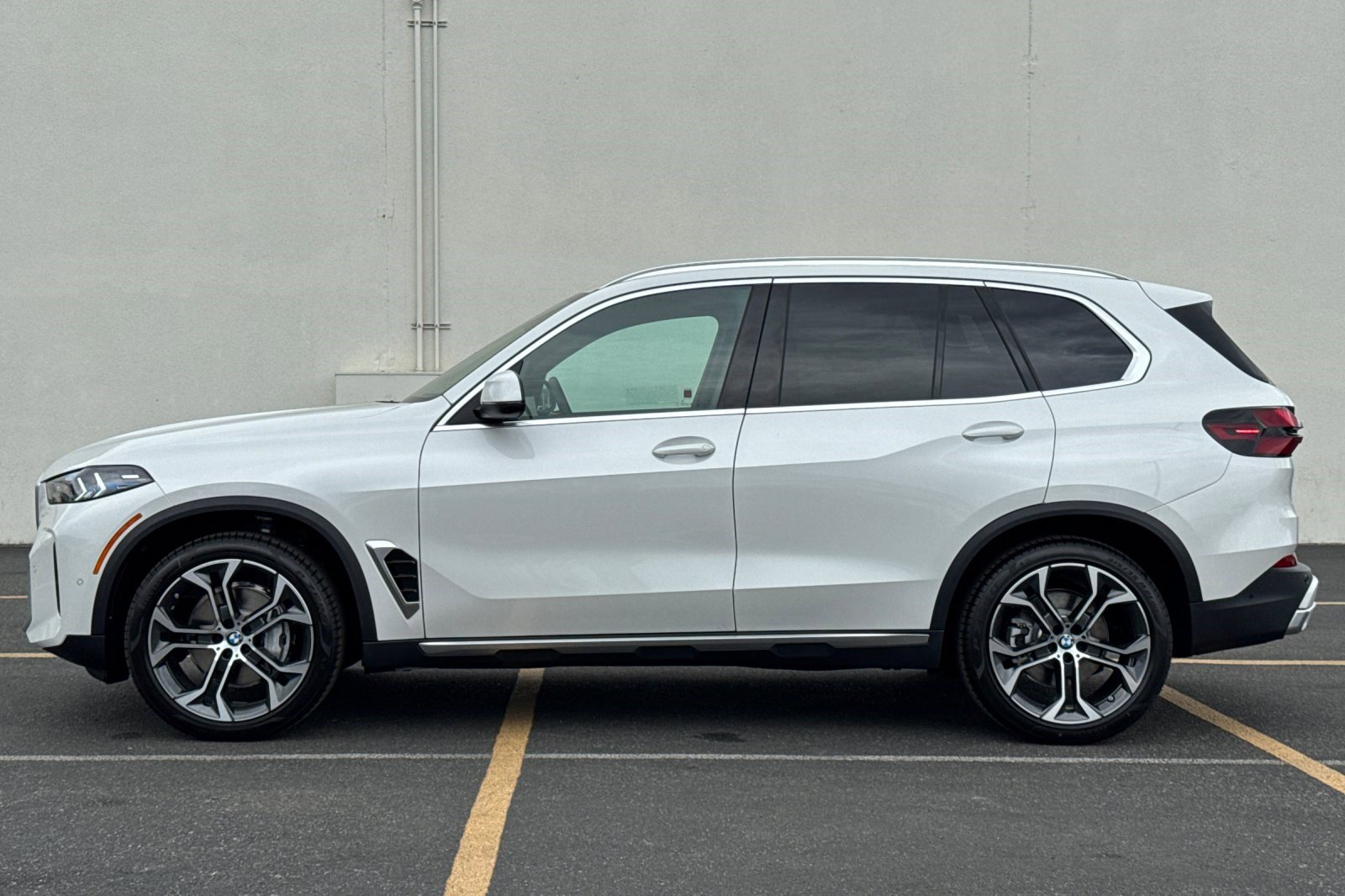 2026 Bmw X5 xDrive40i photo 2