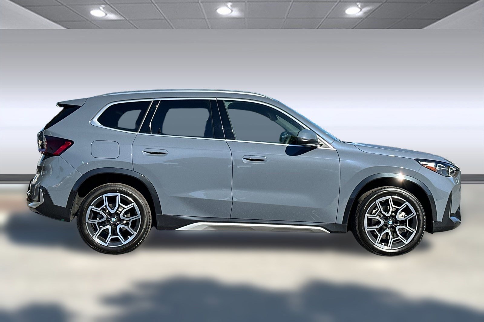 2025 Bmw X1 XDrive28i photo 3