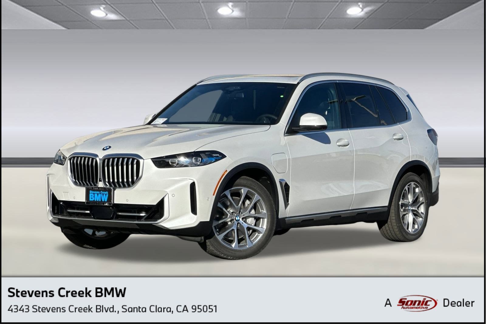 2026 BMW X5 50e's photo