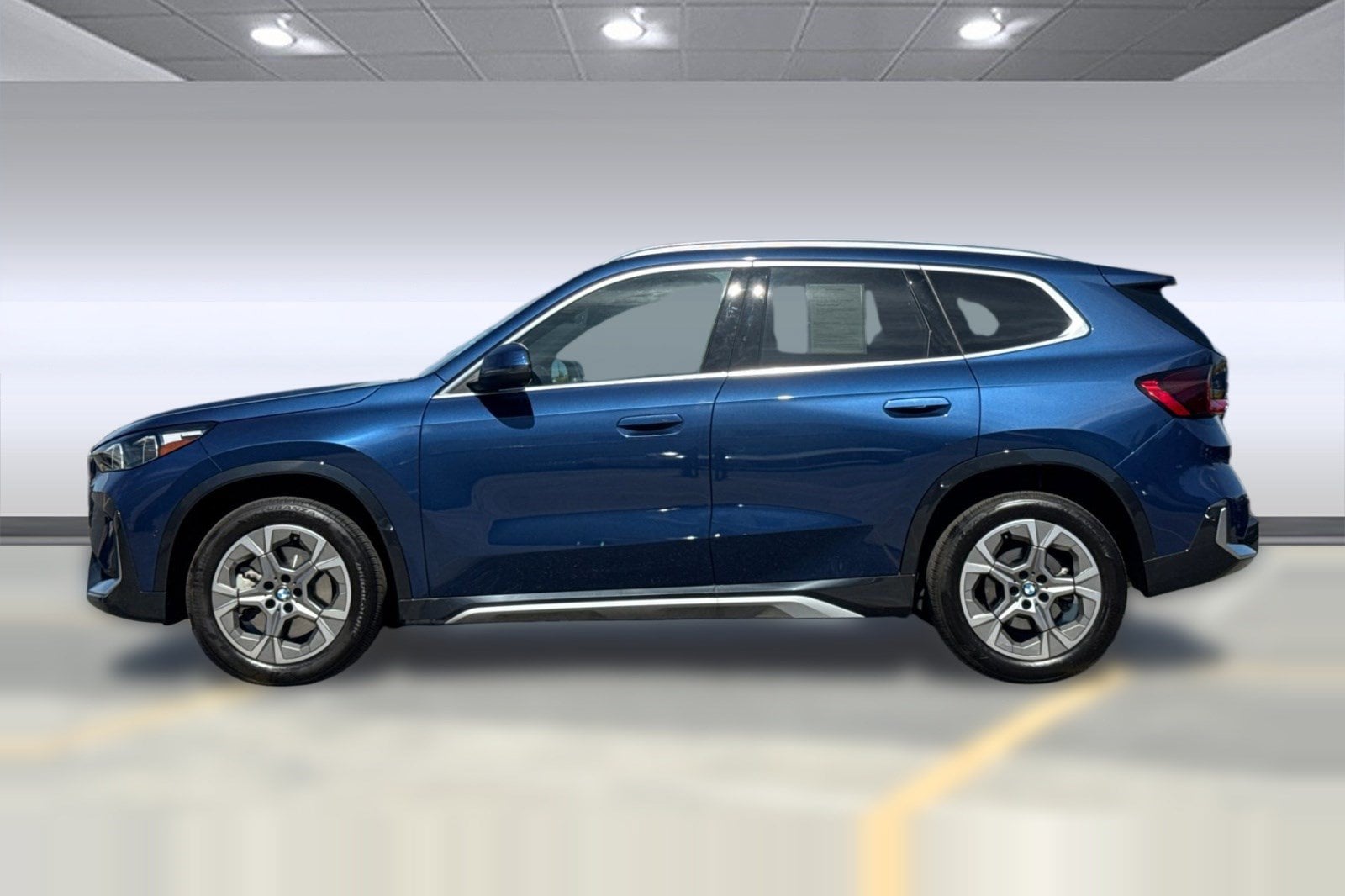 2025 BMW X1 28i - Photo 2