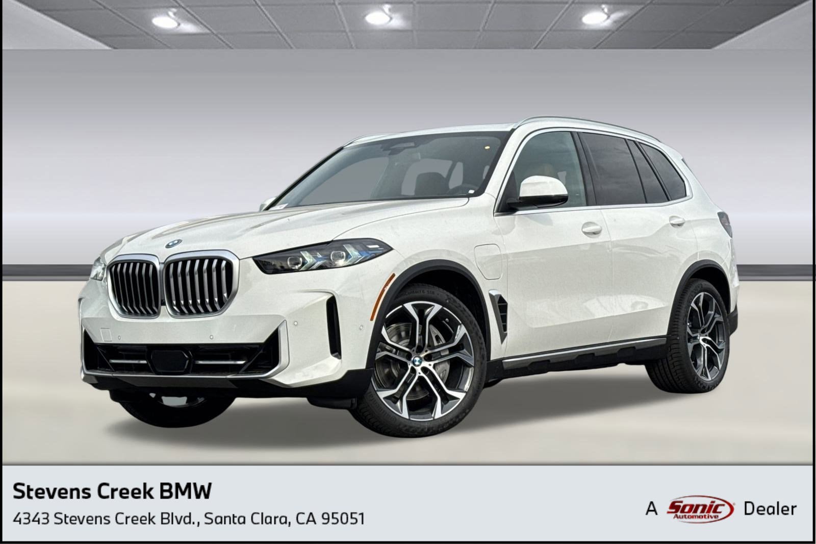 2026 BMW X5 50e's photo