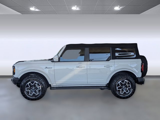 2022 Ford Bronco Outer Banks photo 2