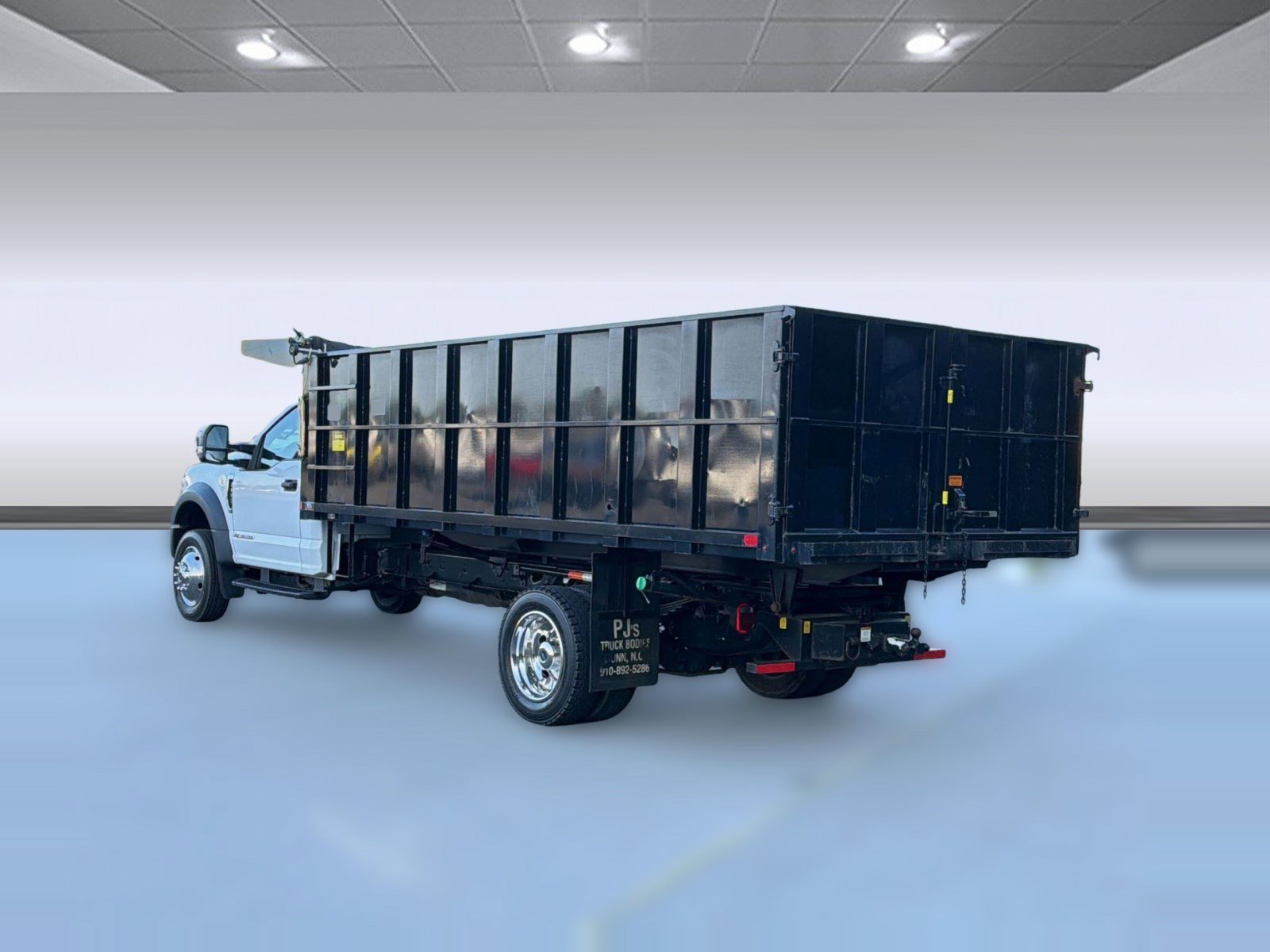 F-550 Chassis XL Truck Regular Cab