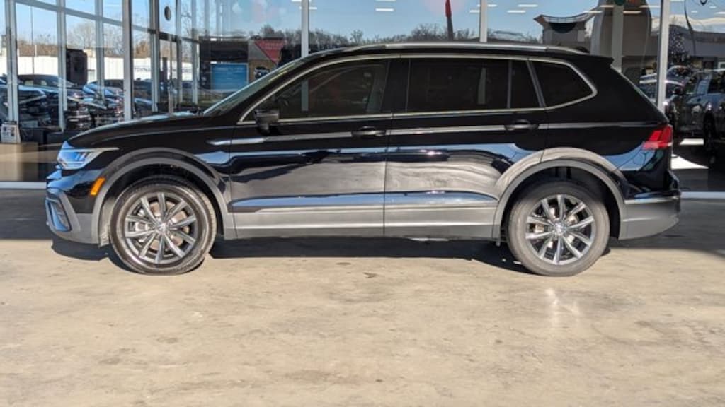 Used 2024 Volkswagen Tiguan SE SUV