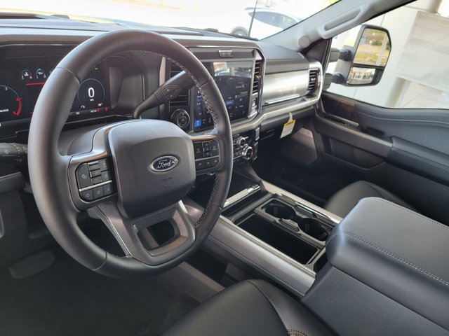 2025 Ford F-250 Lariat photo 4