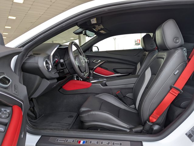 2023 Chevrolet Camaro 3LT photo 4