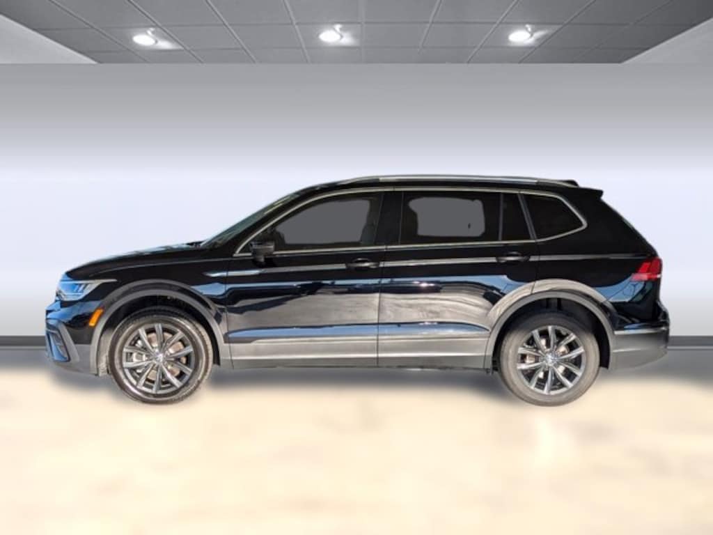 Used 2024 Volkswagen Tiguan SE SUV