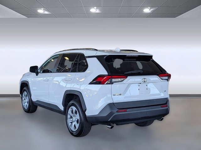 2021 Toyota RAV4 LE photo 2