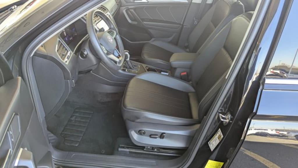 Used 2024 Volkswagen Tiguan SE SUV