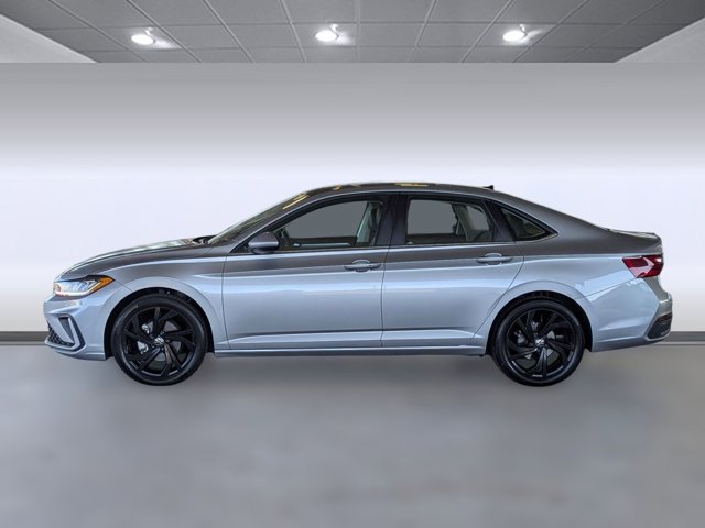 2025 Volkswagen Jetta SE photo 2