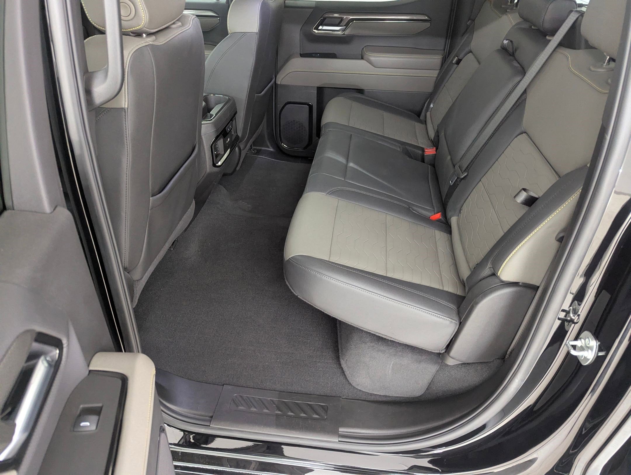 2025 Chevrolet Silverado 1500 ZR2 - Photo 14